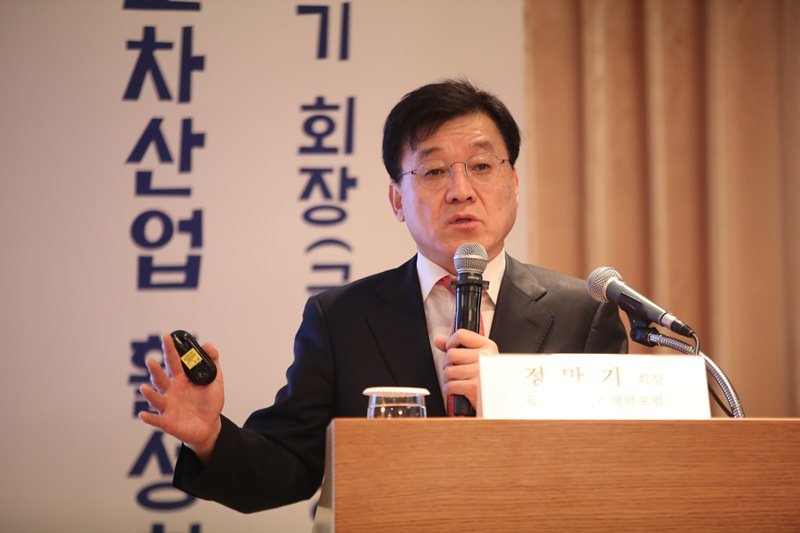 CEO북클럽_정만기 회장 1.jpg